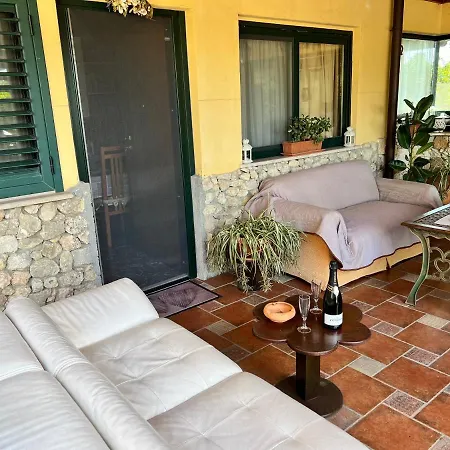 ***** La Casa Di Gio